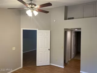 Photo #6: 6378705 Listing