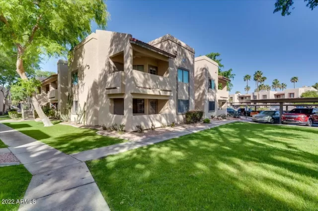 MLS: 6378868 Condo For Sale