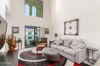 Photo #5: 6378900 Listing 