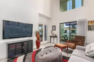 Photo #6: 6378900 Listing 