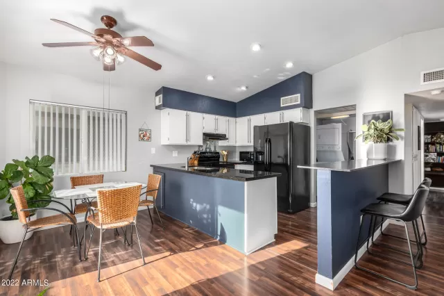 MLS: 6379383 Condo For Sale