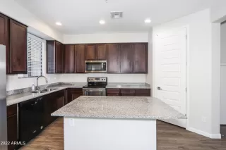 Photo #3: 6380349 Listing 