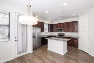 Photo #4: 6380349 Listing 