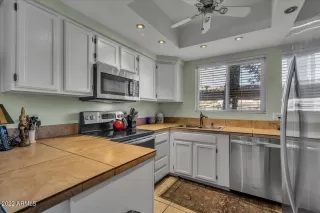 Photo #6: 6380352 Listing