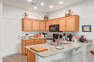 Photo #2: 6380366 Listing