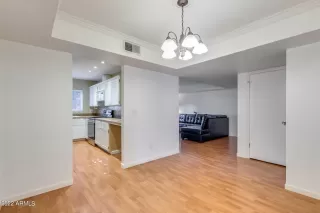 Photo #4: 6380378 Listing