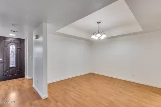 Photo #5: 6380378 Listing