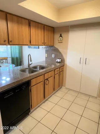 Photo #5: 6380474 Listing