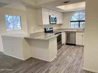 Photo #5: 6380590 Listing 