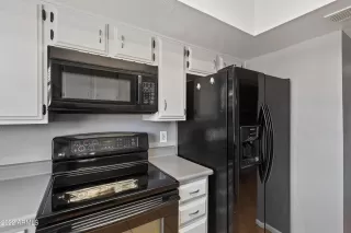 Photo #5: 6380679 Listing 