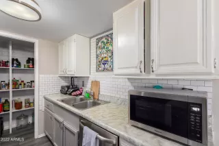 Photo #5: 6380801 Listing