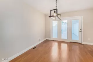 Photo #5: 6380962 Listing