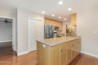 Photo #6: 6380962 Listing