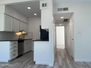 Photo #3: 6381230 Listing 