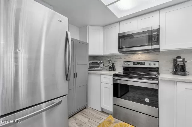 MLS: 6381585 Condo For Sale