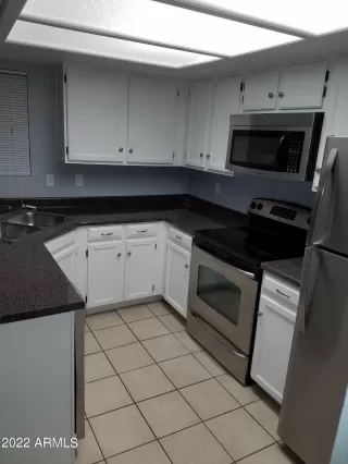 Photo #5: 6381605 Listing