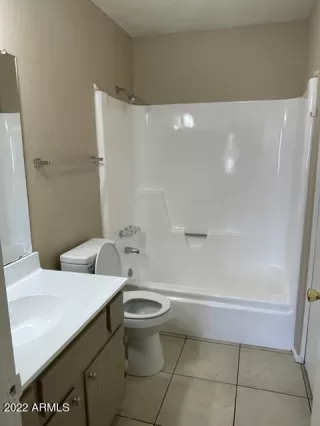 Photo #5: 6382109 Listing