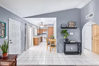 Photo #6: 6382535 Listing 