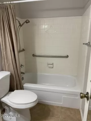 Photo #6: 6382826 Listing