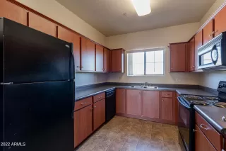 Photo #5: 6382869 Listing