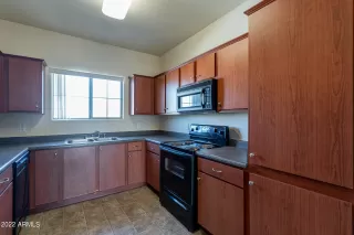 Photo #6: 6382869 Listing