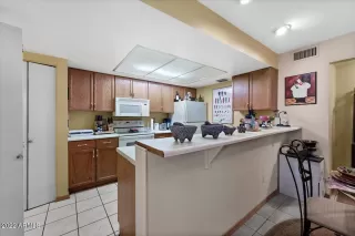 Photo #5: 6382915 Listing 