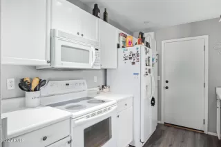 Photo #6: 6382936 Listing 