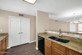 Photo #6: 6383033 Listing