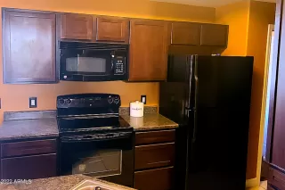 Photo #5: 6383252 Listing