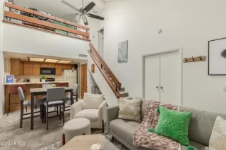 Photo #5: 6383259 Listing