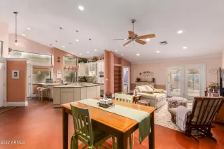 Photo #3: 6383516 Listing