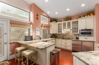 Photo #4: 6383516 Listing