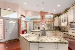 Photo #6: 6383516 Listing