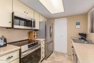 Photo #6: 6383616 Listing