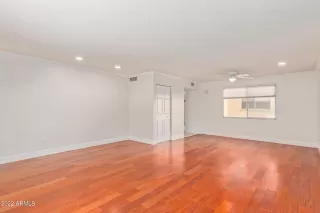 Photo #4: 6383618 Listing