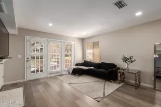 Photo #5: 6383676 Listing