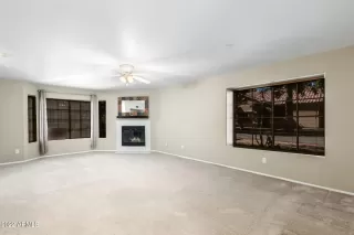 Photo #5: 6383762 Listing