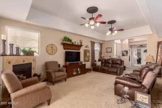 Photo #5: 6383860 Listing