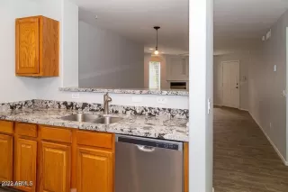 Photo #6: 6383870 Listing