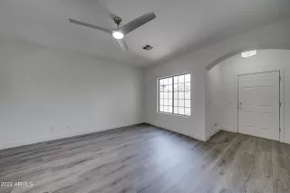 Photo #3: 6383923 Listing