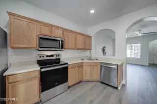 Photo #6: 6383923 Listing