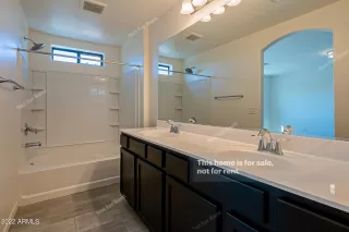 Photo #5: 6384005 Listing