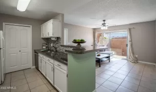 Photo #6: 6384040 Listing