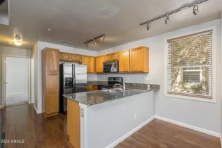 Photo #6: 6384046 Listing