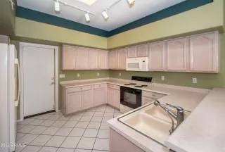 Photo #4: 6384050 Listing