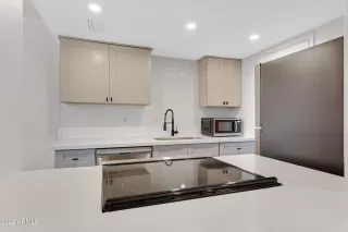 Photo #2: 6384130 Listing