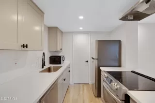 Photo #4: 6384130 Listing