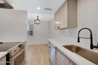 Photo #5: 6384130 Listing