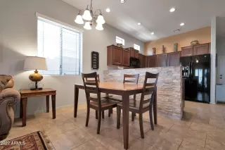 Photo #5: 6384140 Listing