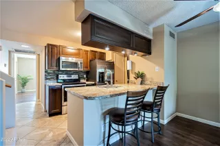 Photo #6: 6384328 Listing